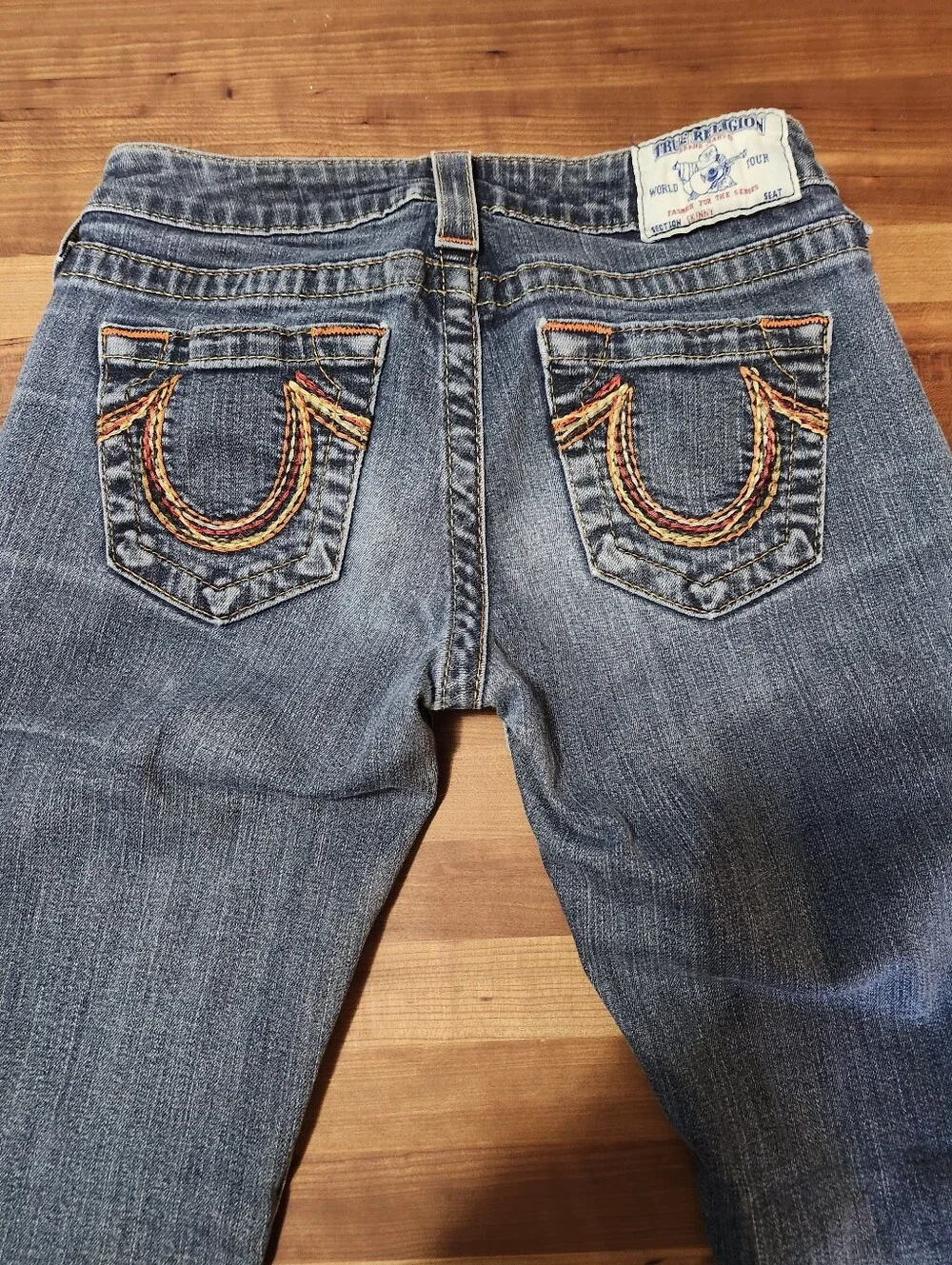 Vintage, True Religion Women’s Rainbow Pocket Embroidery Stitch Low-rise Jeans. - Picture 14 of 14